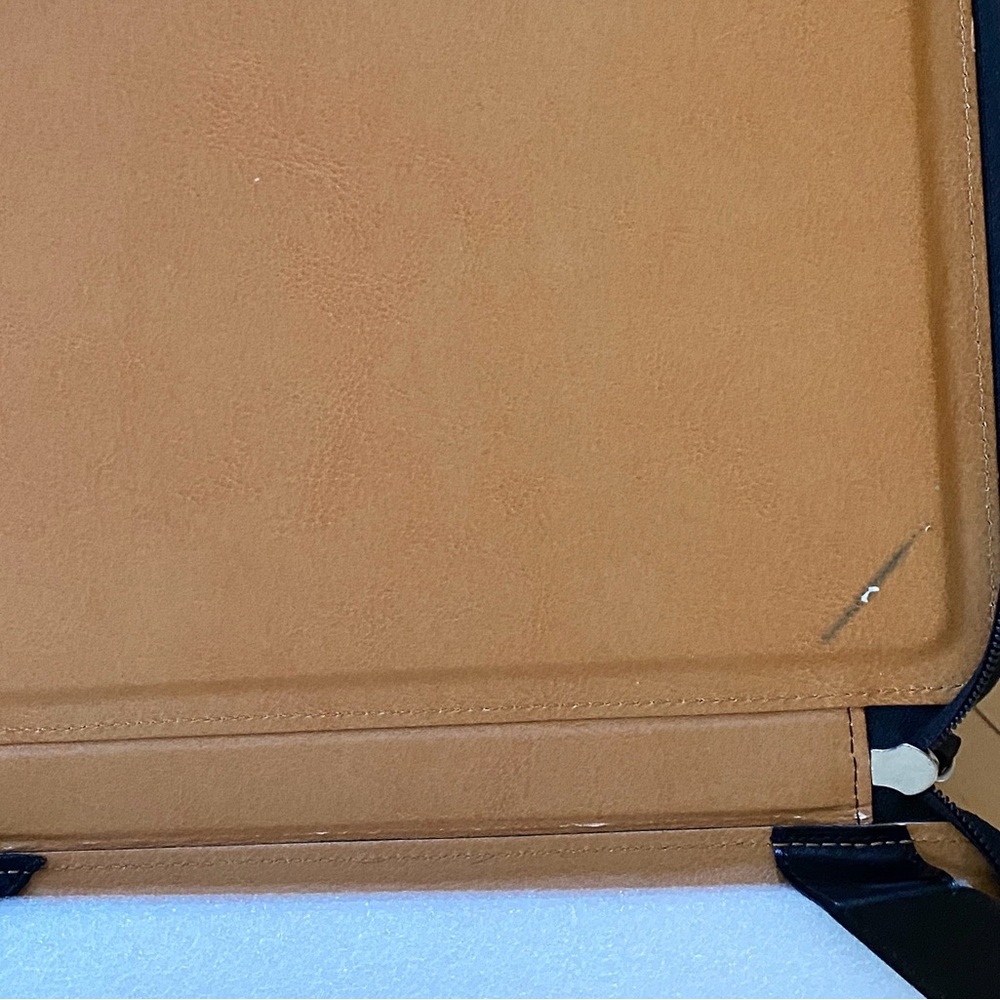 Padfolio Leather Zip Around Organizer - Picture 9 of 10